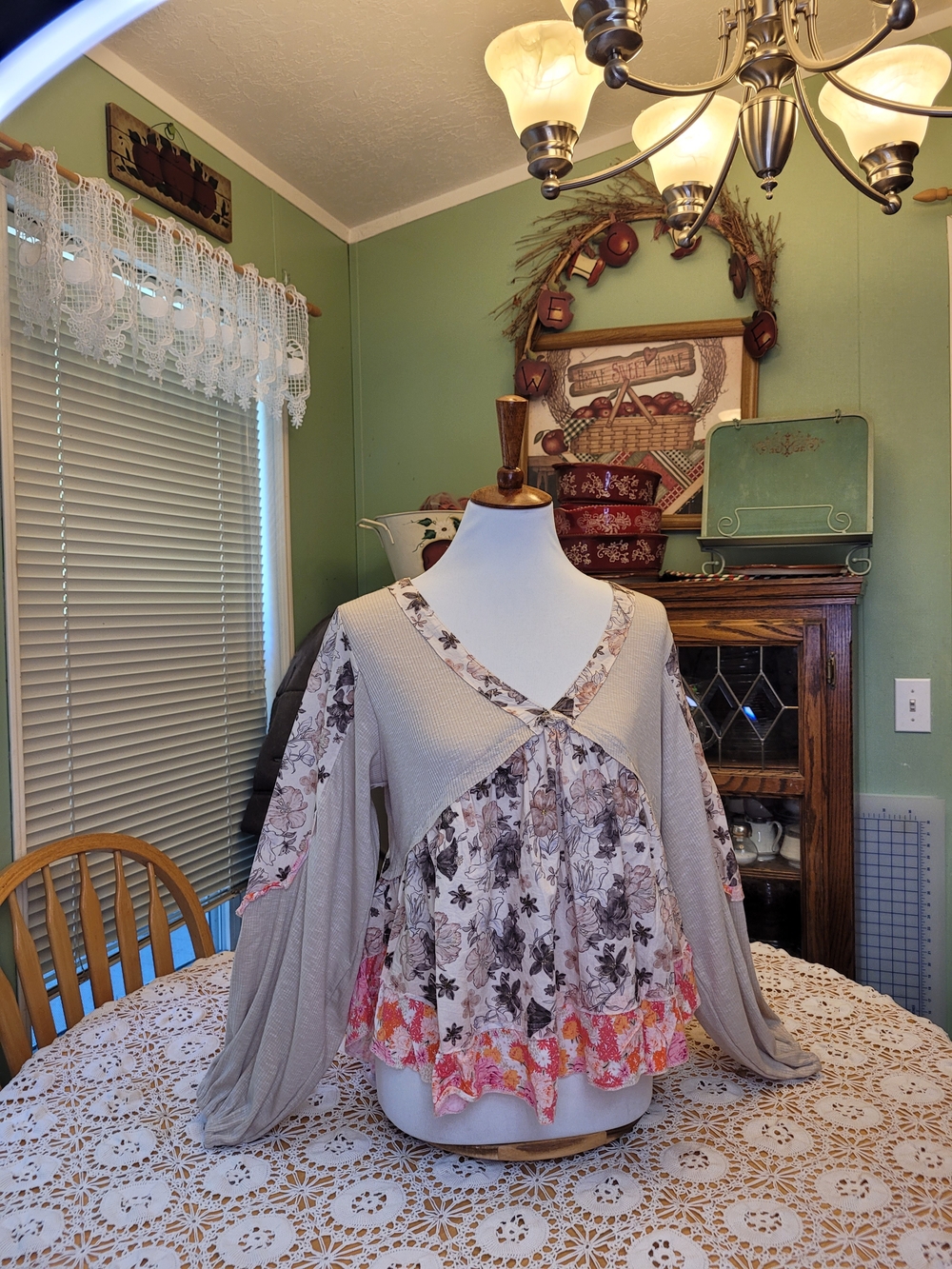 POL Women’s Beige Floral Patchwork V-Neck Blouse NWOT